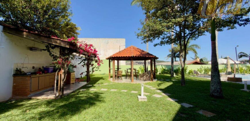 Linda Casa Térrea 561 m², Condomínio Flamboyant – Atibaia/SP