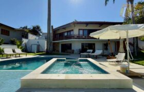 Linda Casa Térrea 561 m², Condomínio Flamboyant – Atibaia/SP