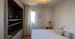 Prédio: Residencial, com 02 torres de 11 pavimentos, sendo 08 apartamentos por andar em cada Torre, revestido em textura, com 02 halls de entrada e 02 elevadores por torre, água e