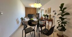 Prédio: Residencial, com 02 torres de 11 pavimentos, sendo 08 apartamentos por andar em cada Torre, revestido em textura, com 02 halls de entrada e 02 elevadores por torre, água e