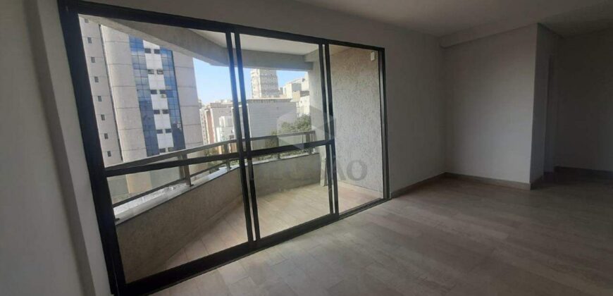 Prédio: Residencial, com 02 torres de 11 pavimentos, sendo 08 apartamentos por andar em cada Torre, revestido em textura, com 02 halls de entrada e 02 elevadores por torre, água e